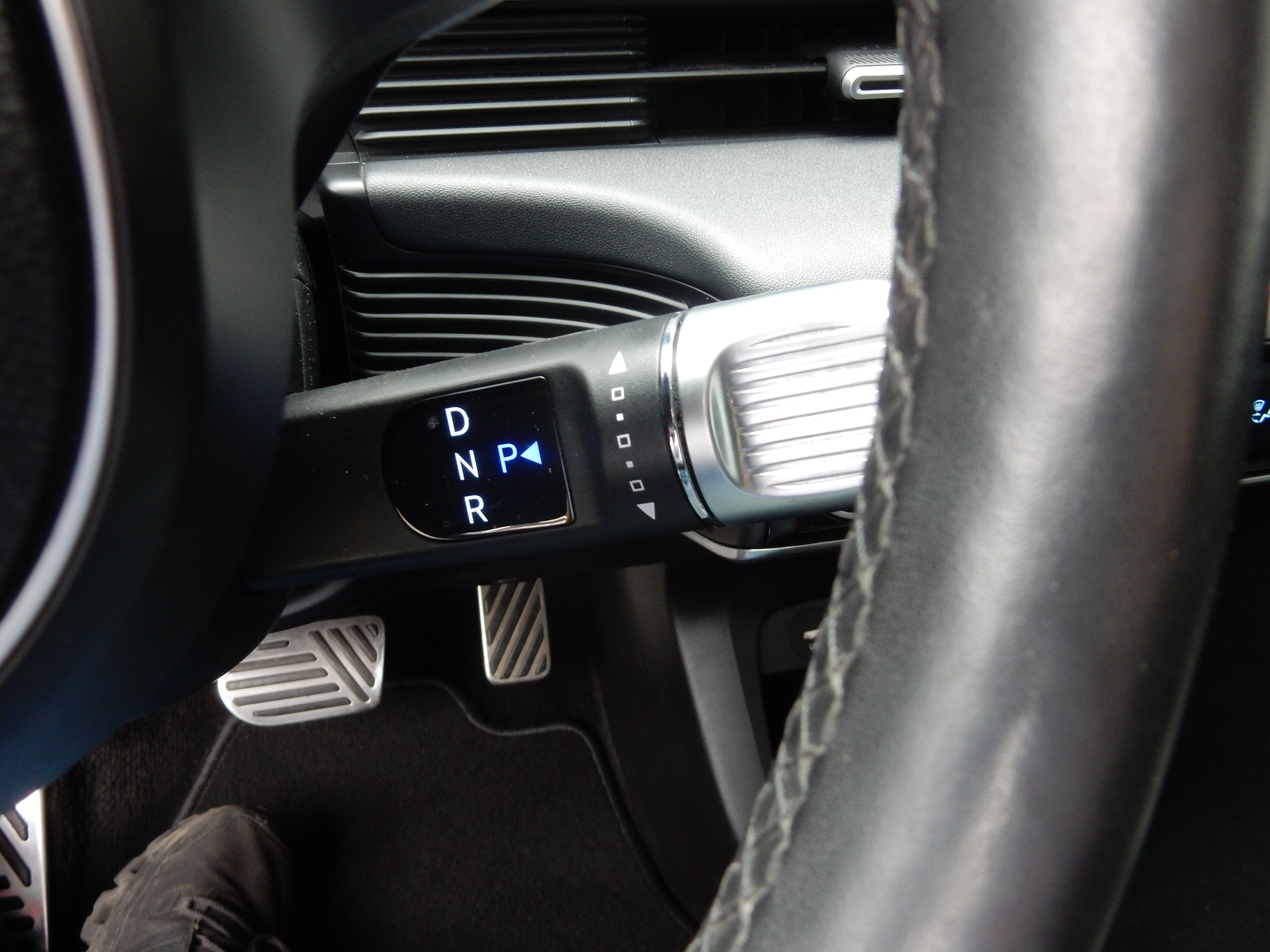 HYUNDAI Ioniq 5 72kWh First Edition 4WD-image-14