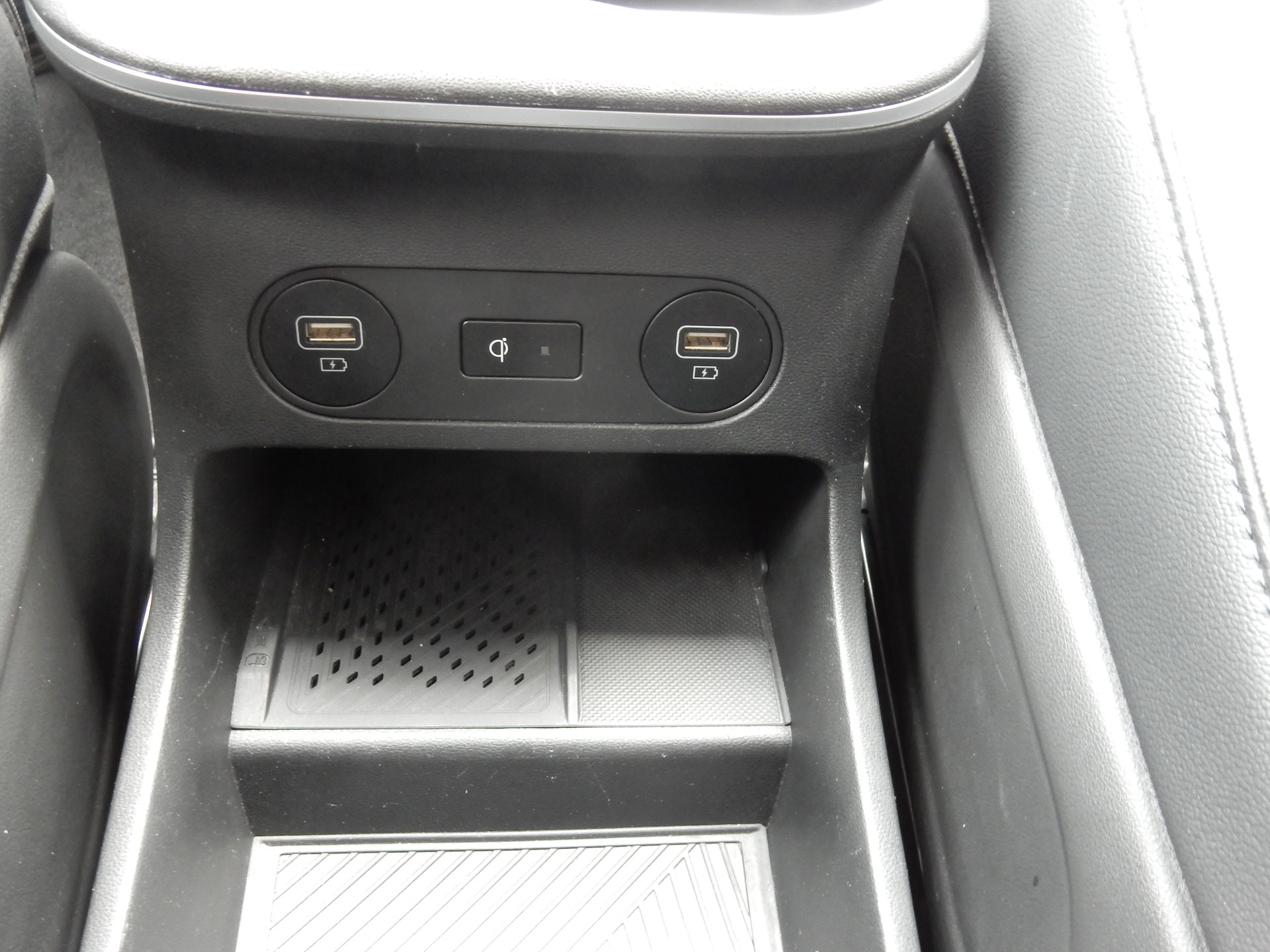 HYUNDAI Ioniq 5 72kWh First Edition 4WD-image-13