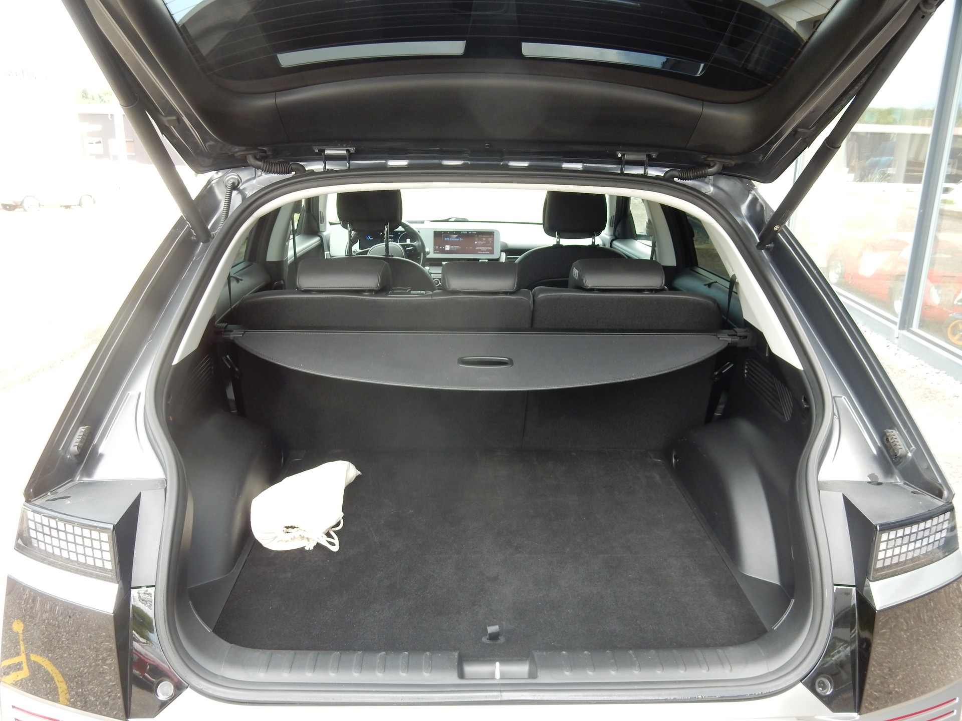 HYUNDAI Ioniq 5 72kWh First Edition 4WD-image-18