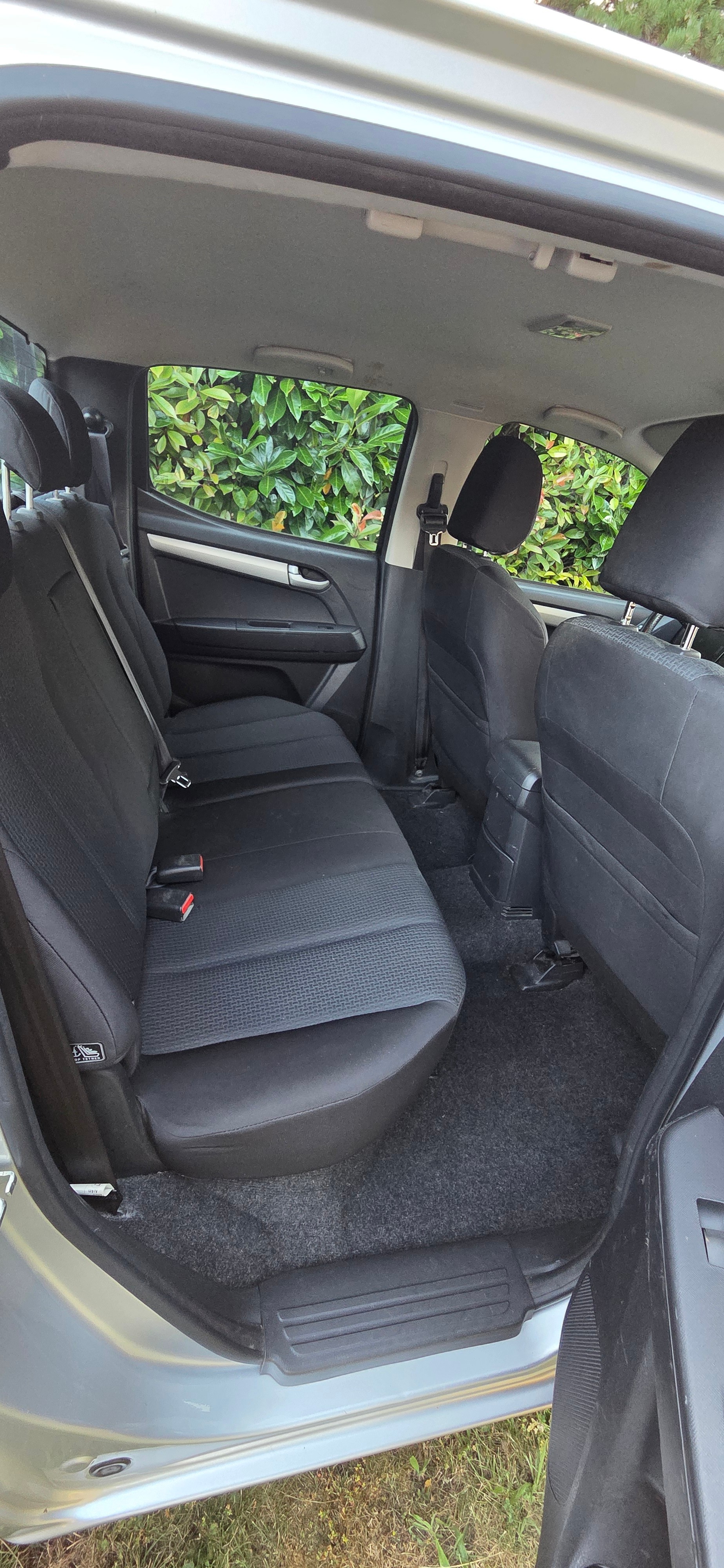 ISUZU 2.5 TDi Solar 4x4-image-4