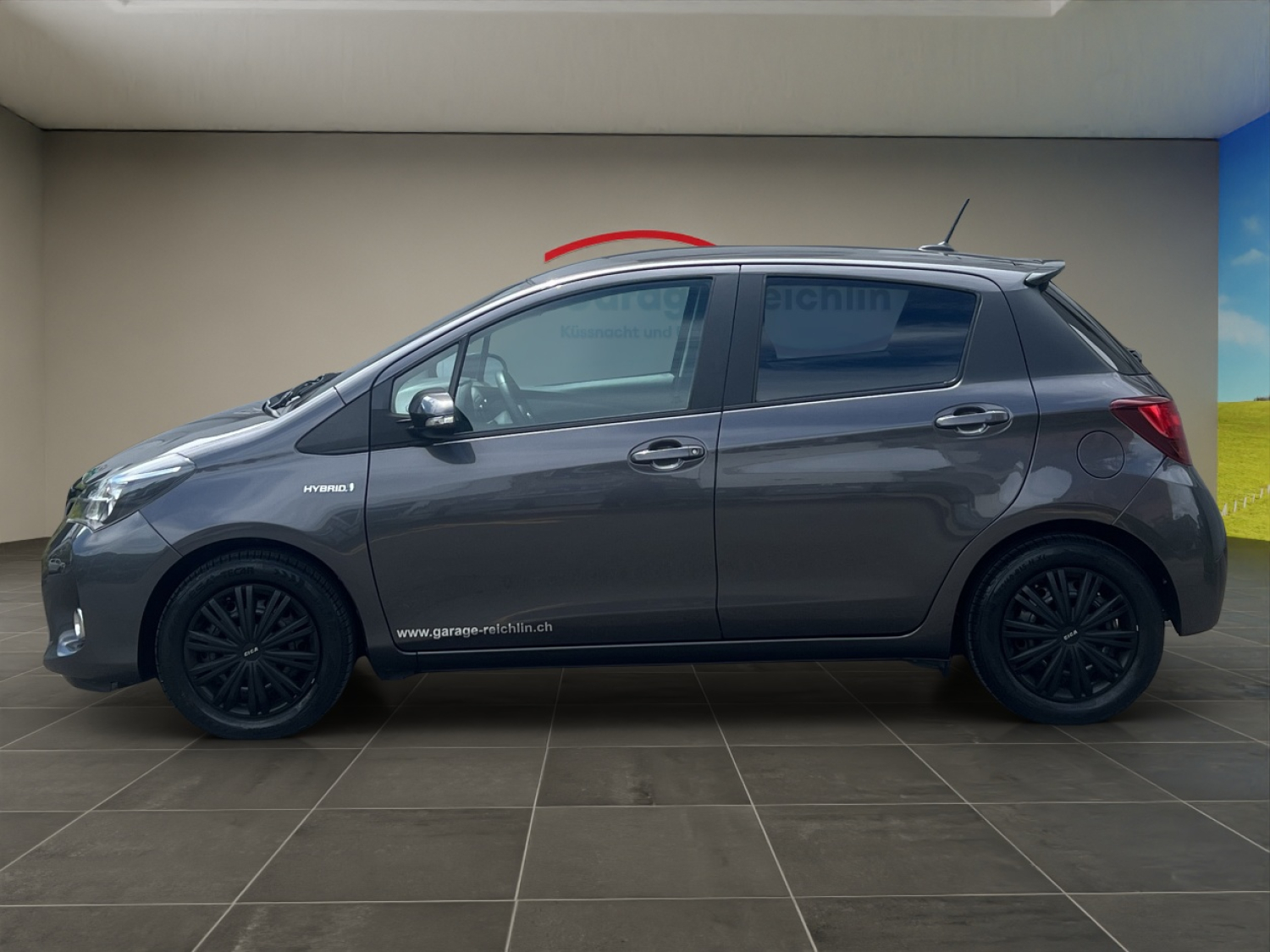 TOYOTA Yaris 1.5 VVT-i HSD Trend-showroom-element-1