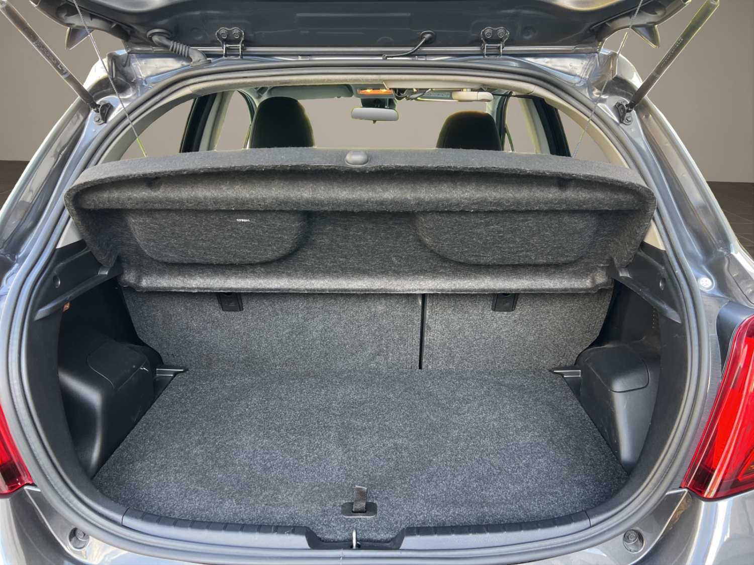 TOYOTA Yaris 1.5 VVT-i HSD Trend-image-18