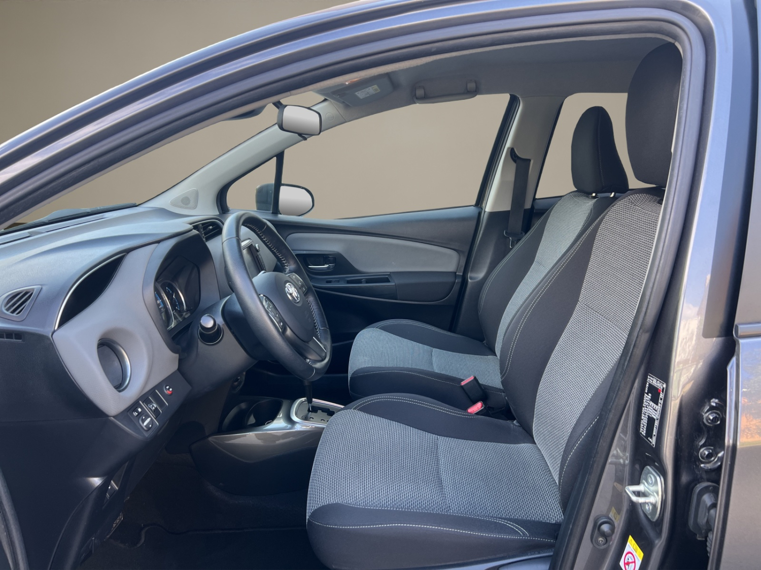 TOYOTA Yaris 1.5 VVT-i HSD Trend-image-8