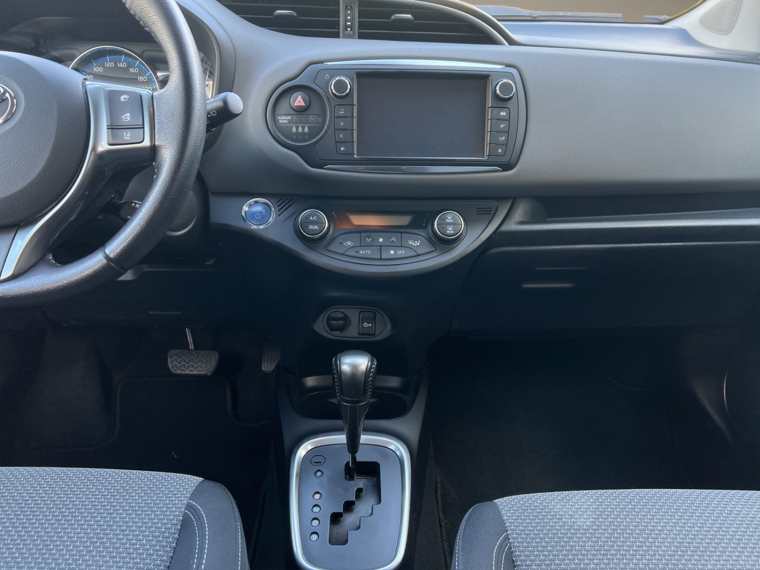 TOYOTA Yaris 1.5 VVT-i HSD Trend-image-11
