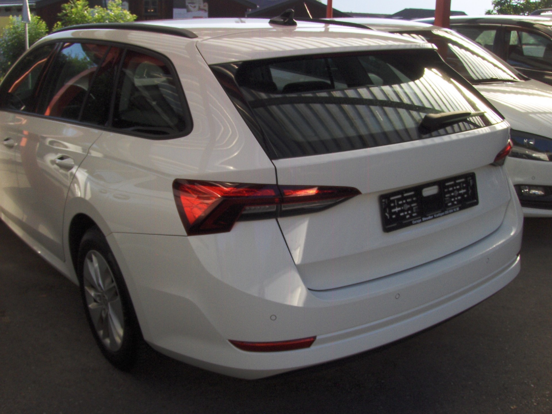 SKODA Octavia Combi 2.0 TDI DSG Ambition 4x4-image-3