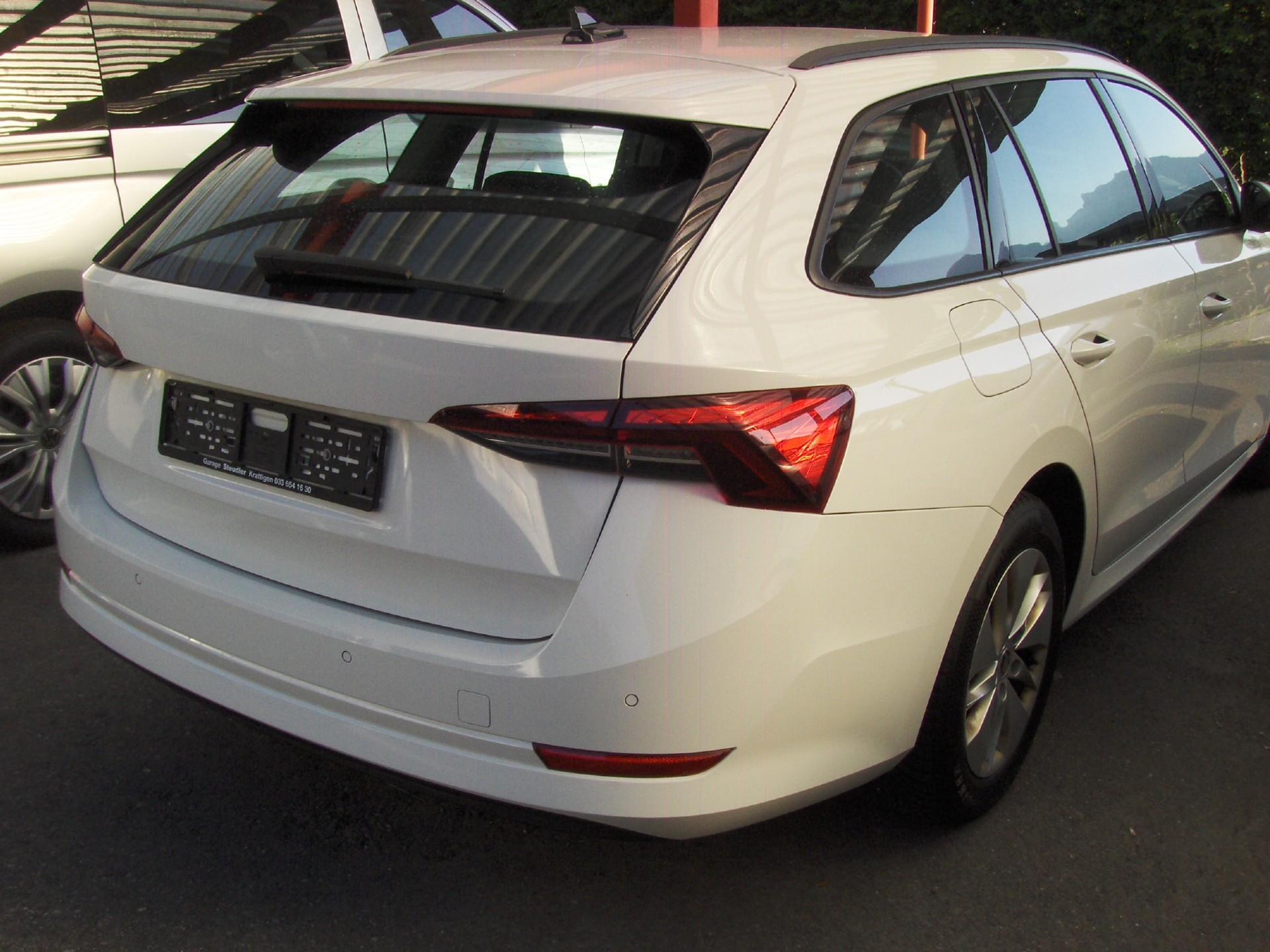 SKODA Octavia Combi 2.0 TDI DSG Ambition 4x4-image-2
