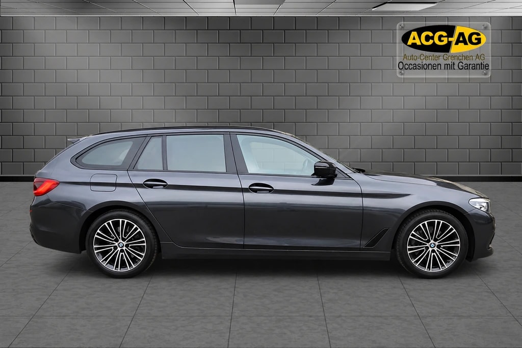 BMW 520d xDrive Touring Sport Line Steptronic ** Voll-Leder ** Gr-Navi ** RF-Kamera ** Sitzheizung ** Frisch Ab MFK & Service **-image-5