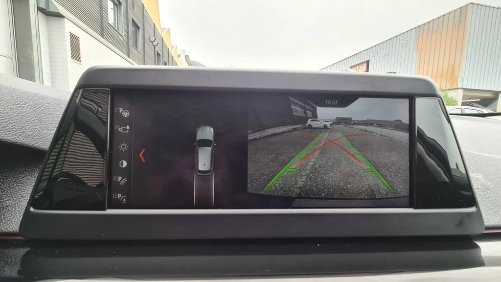 BMW 520d xDrive Touring Sport Line Steptronic ** Voll-Leder ** Gr-Navi ** RF-Kamera ** Sitzheizung ** Frisch Ab MFK & Service **-image-11