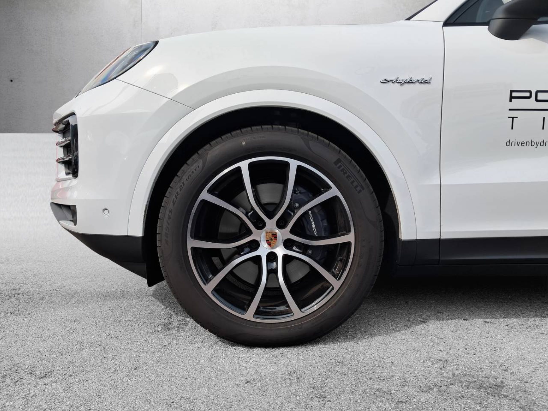 PORSCHE Cayenne E-Hybrid-image-10