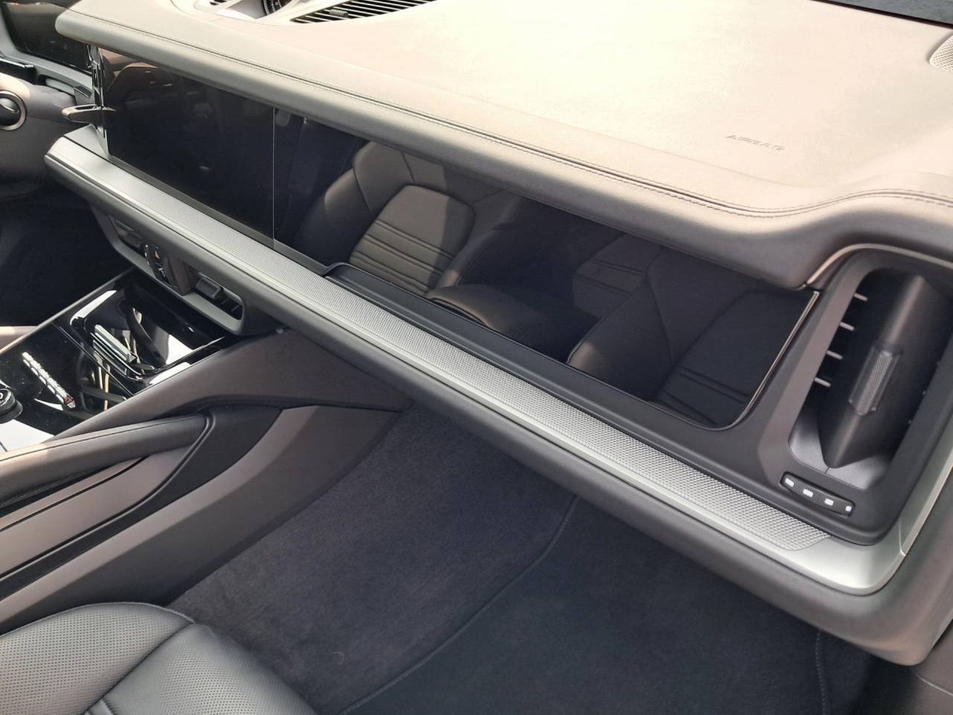 PORSCHE Cayenne E-Hybrid-image-19