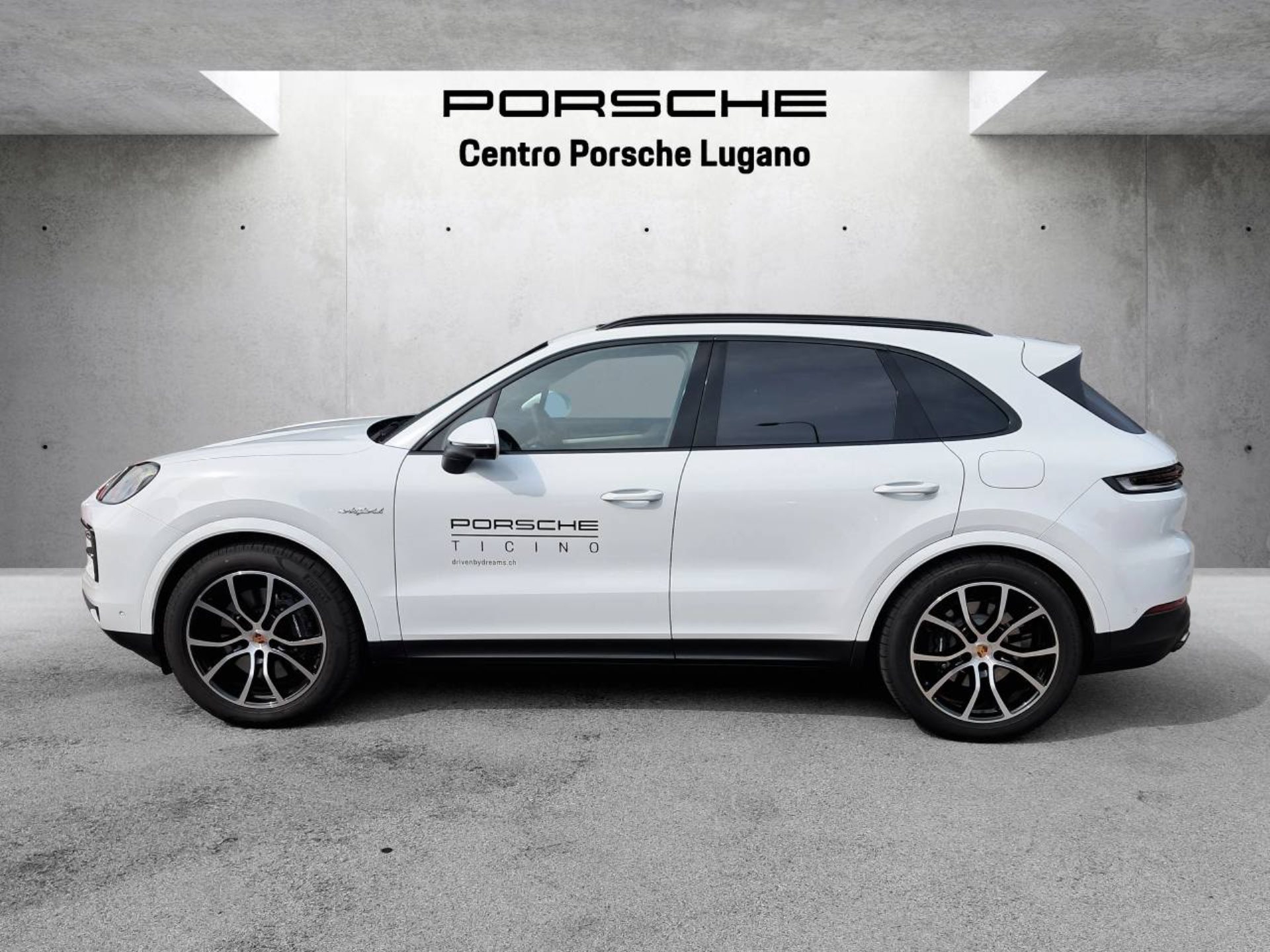 PORSCHE Cayenne E-Hybrid-image-1