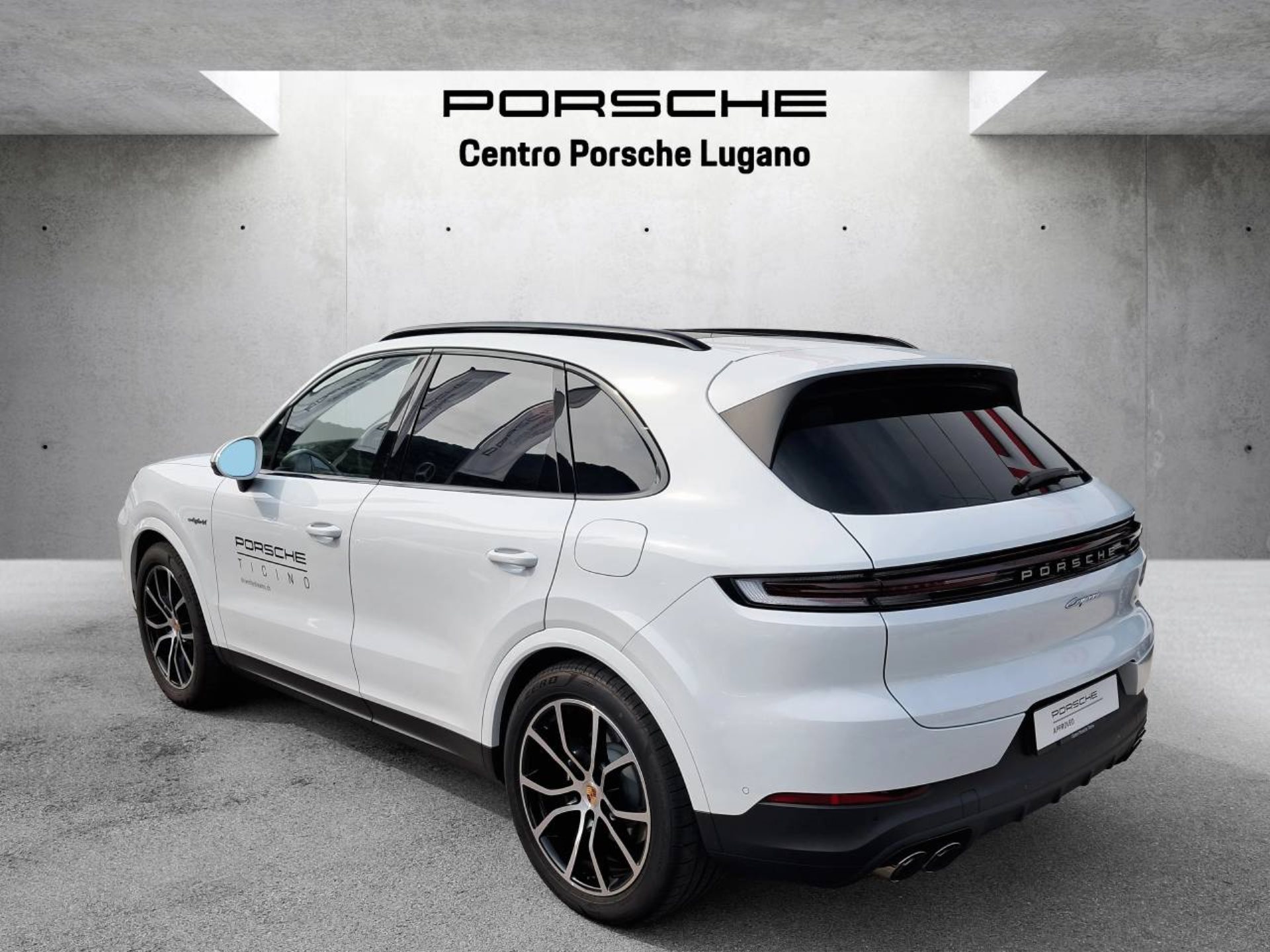 PORSCHE Cayenne E-Hybrid-image-6
