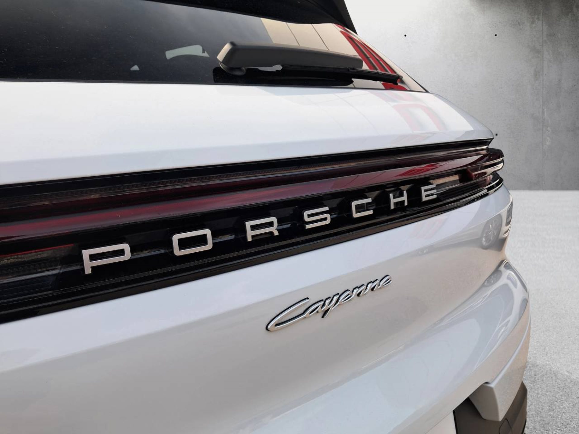 PORSCHE Cayenne E-Hybrid-image-11