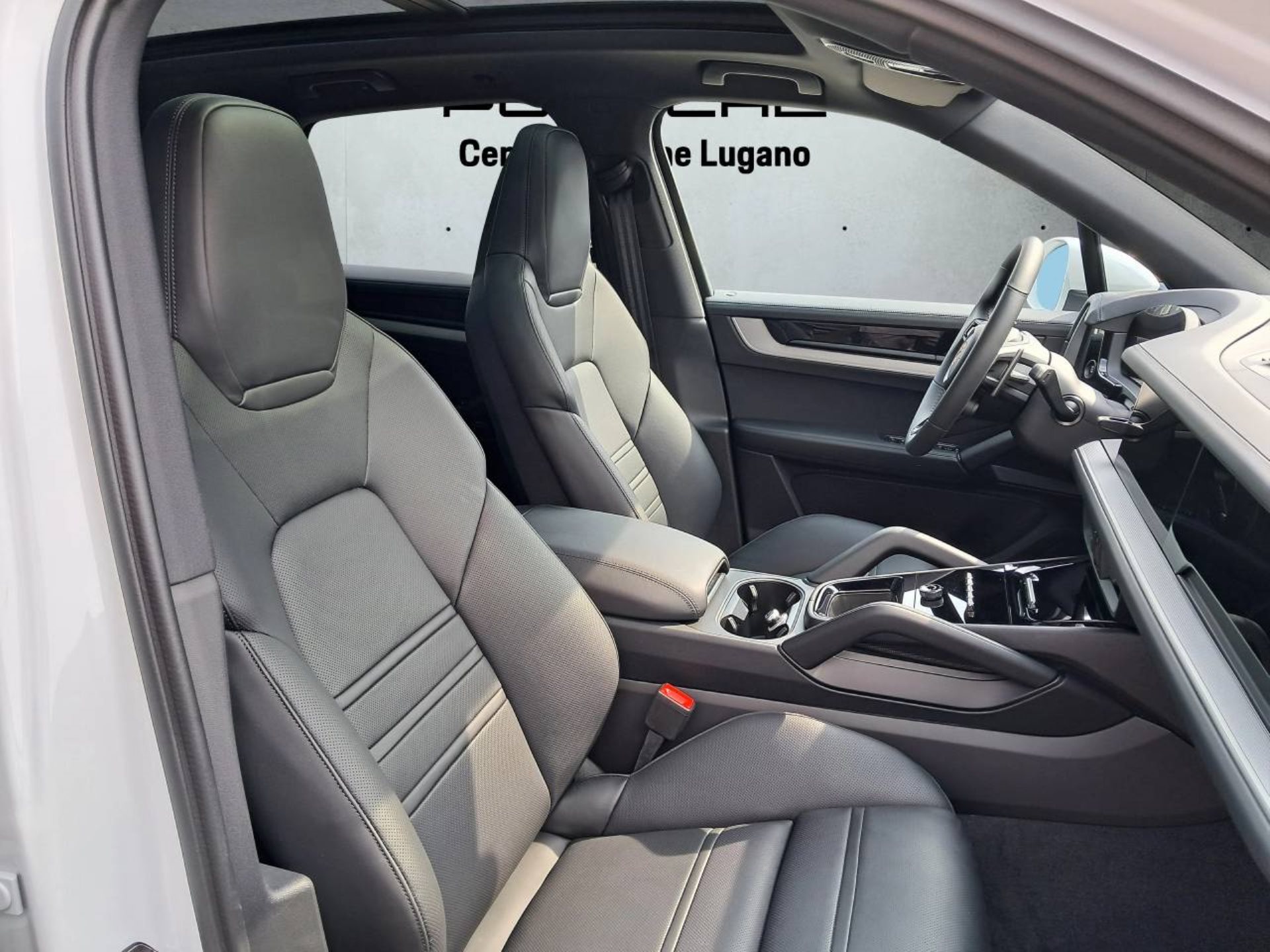 PORSCHE Cayenne E-Hybrid-image-18