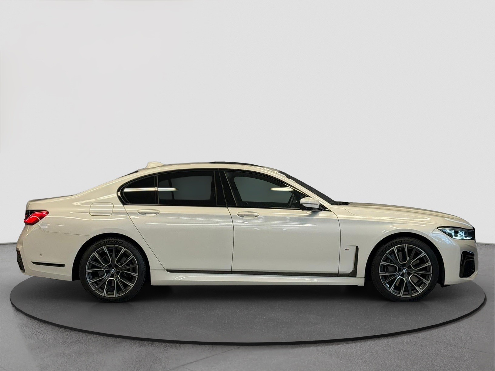 BMW 745Le xDrive Steptronic-image-4