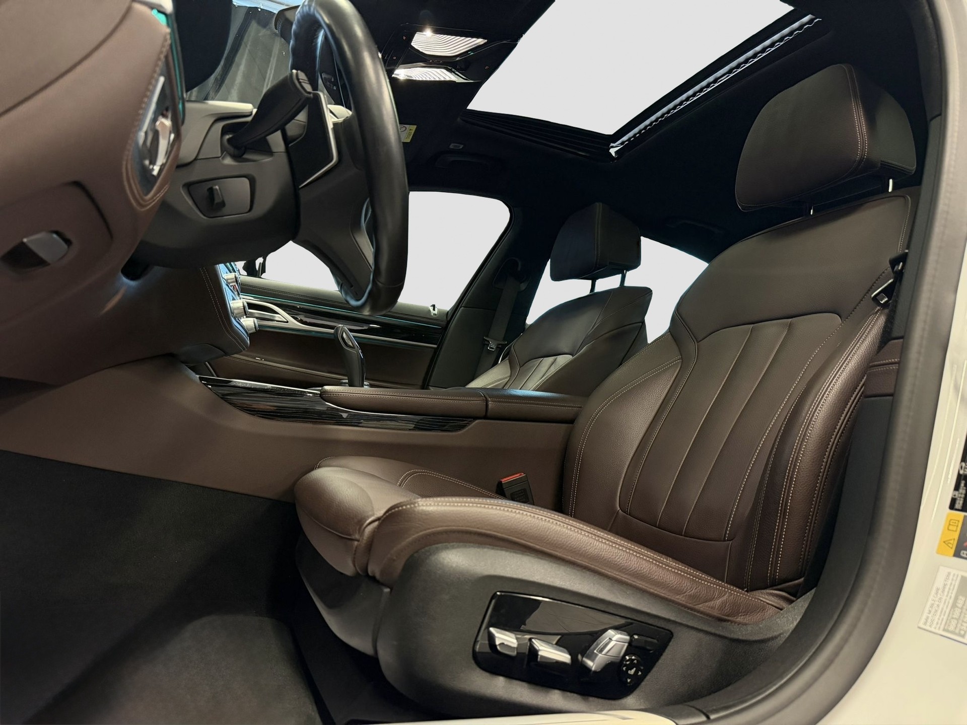 BMW 745Le xDrive Steptronic-image-6