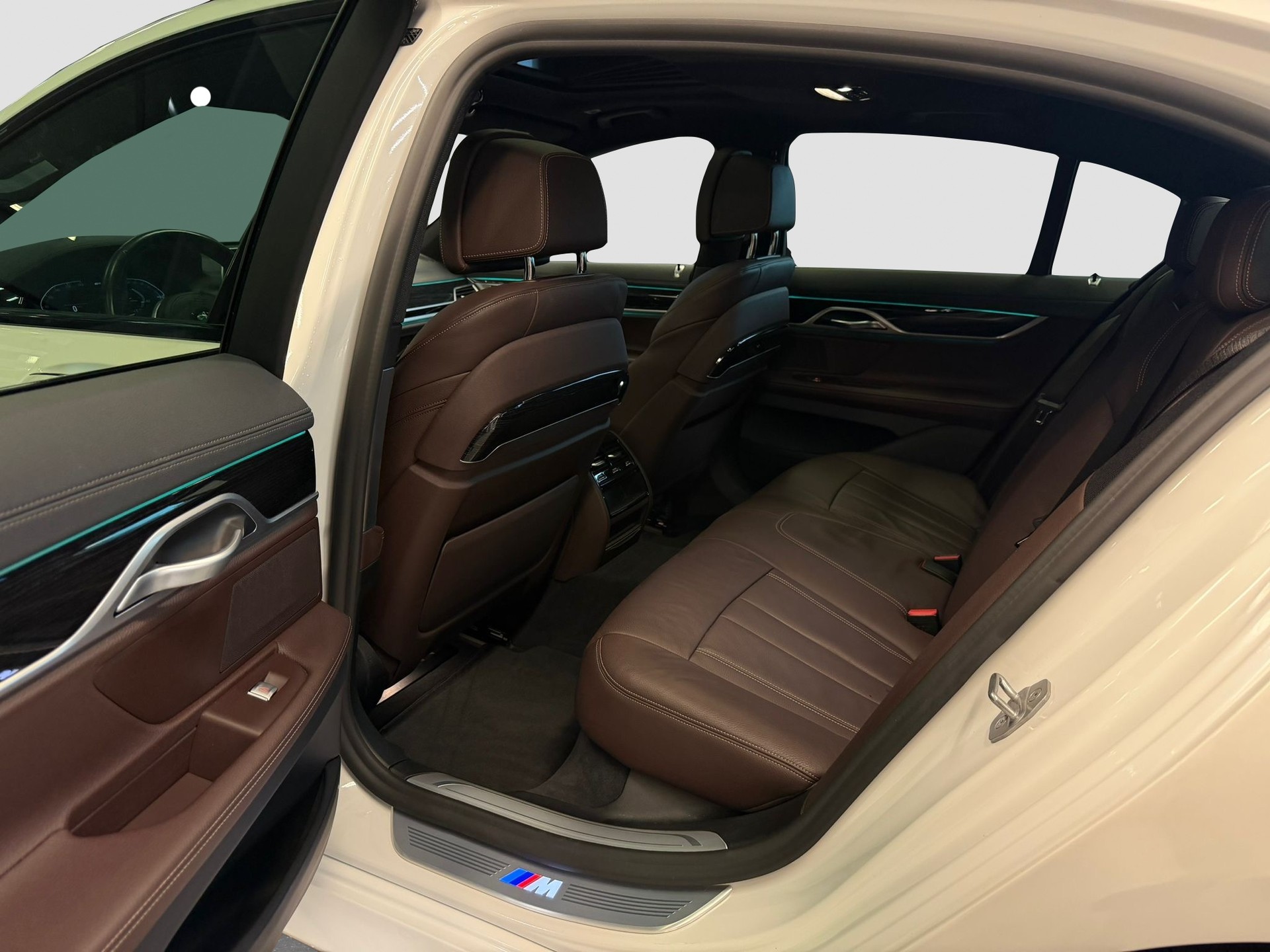 BMW 745Le xDrive Steptronic-image-10