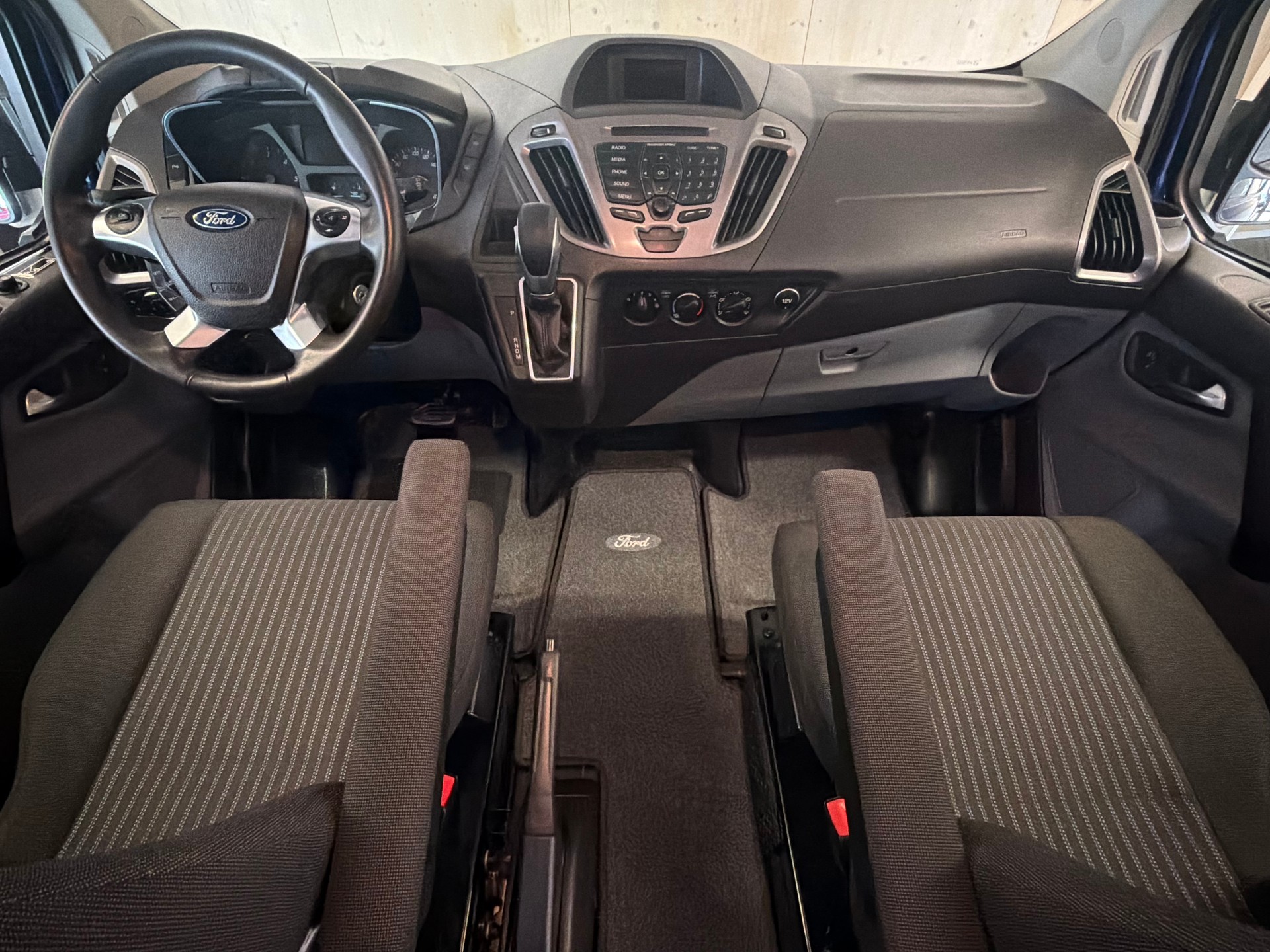 FORD Transit Custom 310 L1H1 Trend SelectShift A-image-8