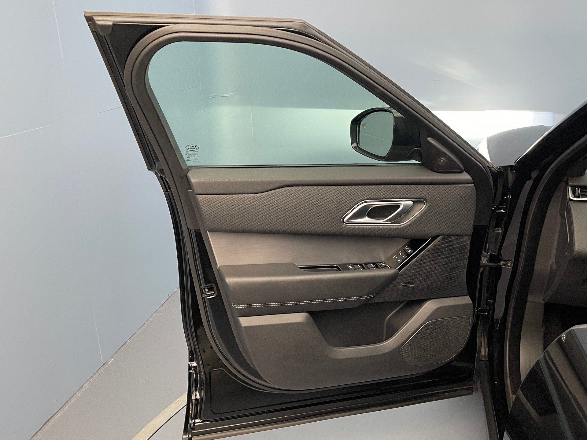 LAND ROVER Range Rover Velar 2.0 T S-image-11