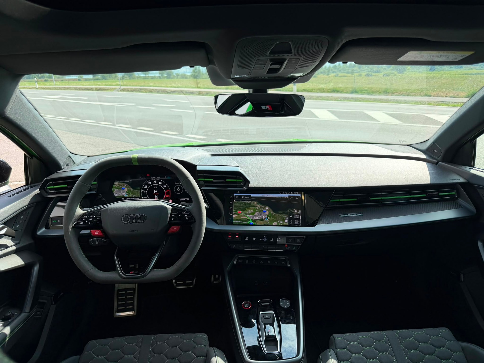 AUDI RS3 Sportback 2.5 TSI quattro S-tronic-image-8