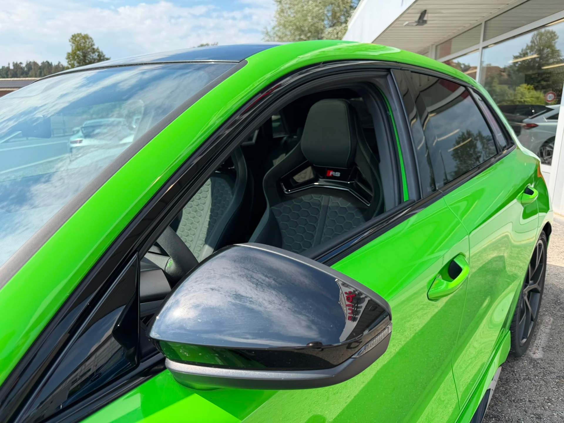 AUDI RS3 Sportback 2.5 TSI quattro S-tronic-image-11