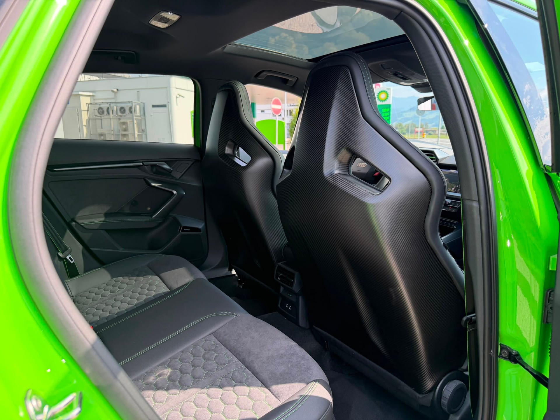 AUDI RS3 Sportback 2.5 TSI quattro S-tronic-image-10