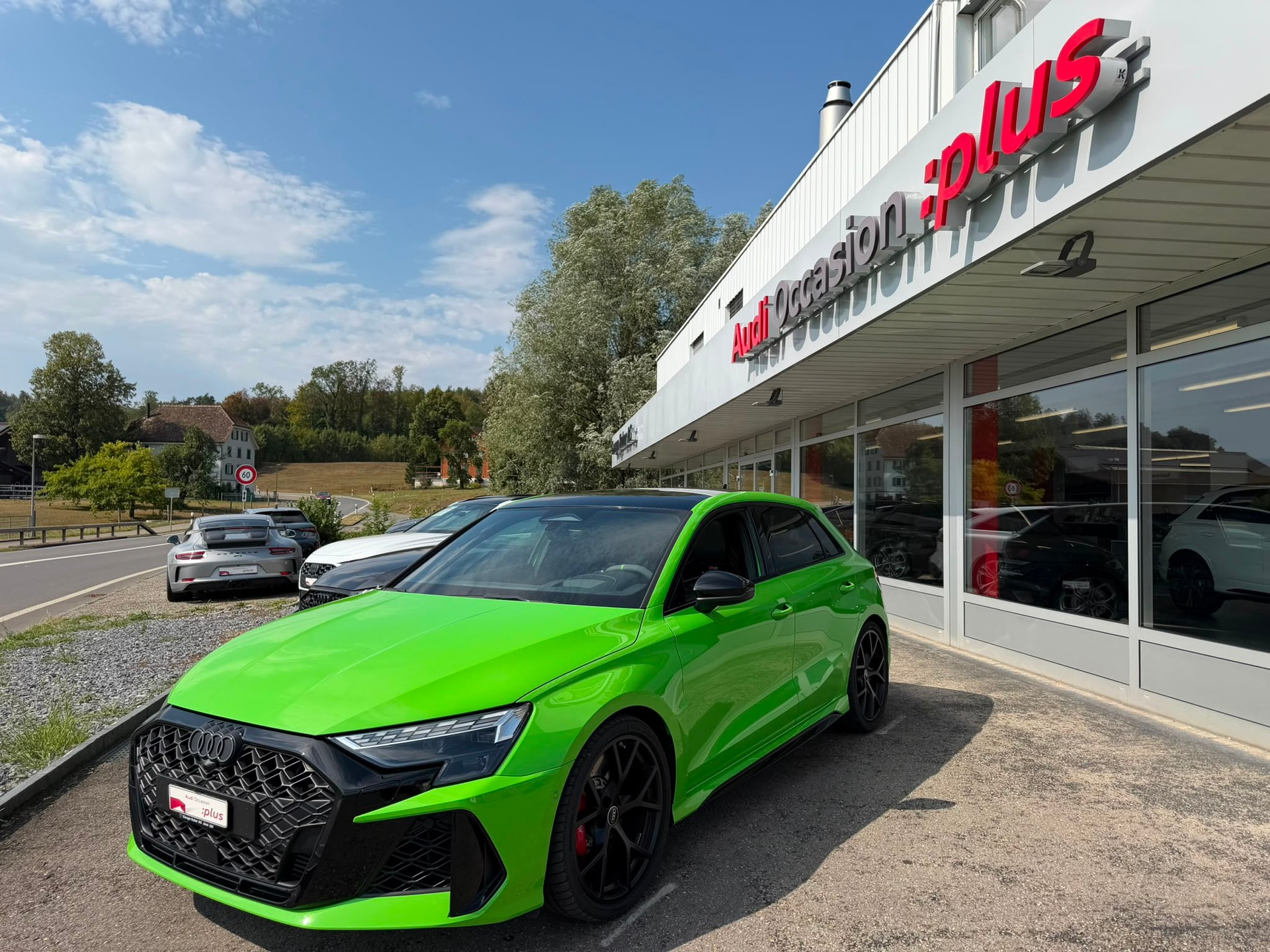 AUDI RS3 Sportback 2.5 TSI quattro S-tronic-image-4