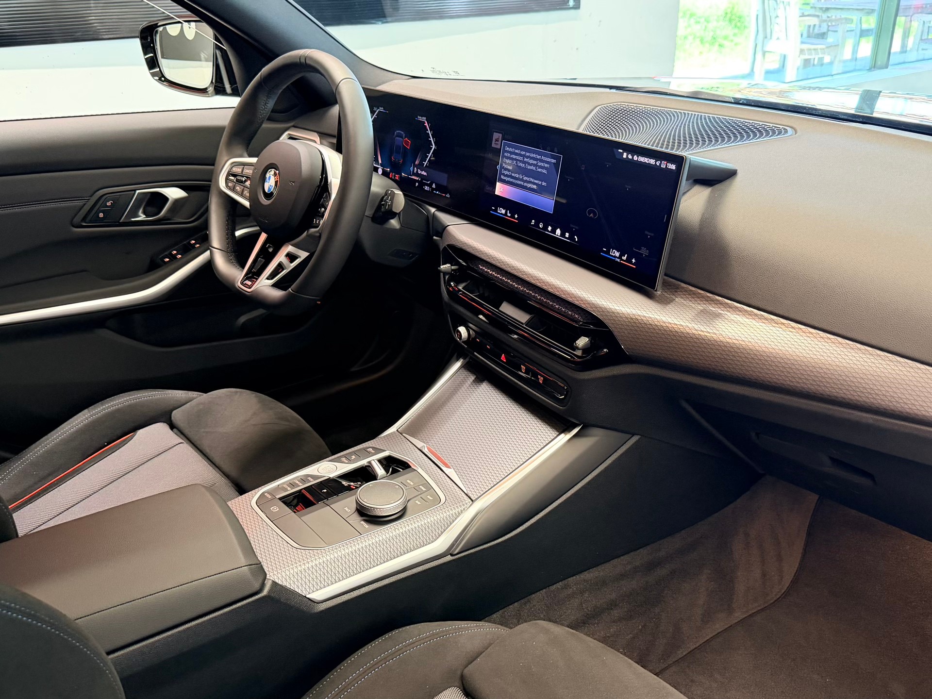 BMW 330i Touring xDrive Steptronic M Sport Pro-image-17