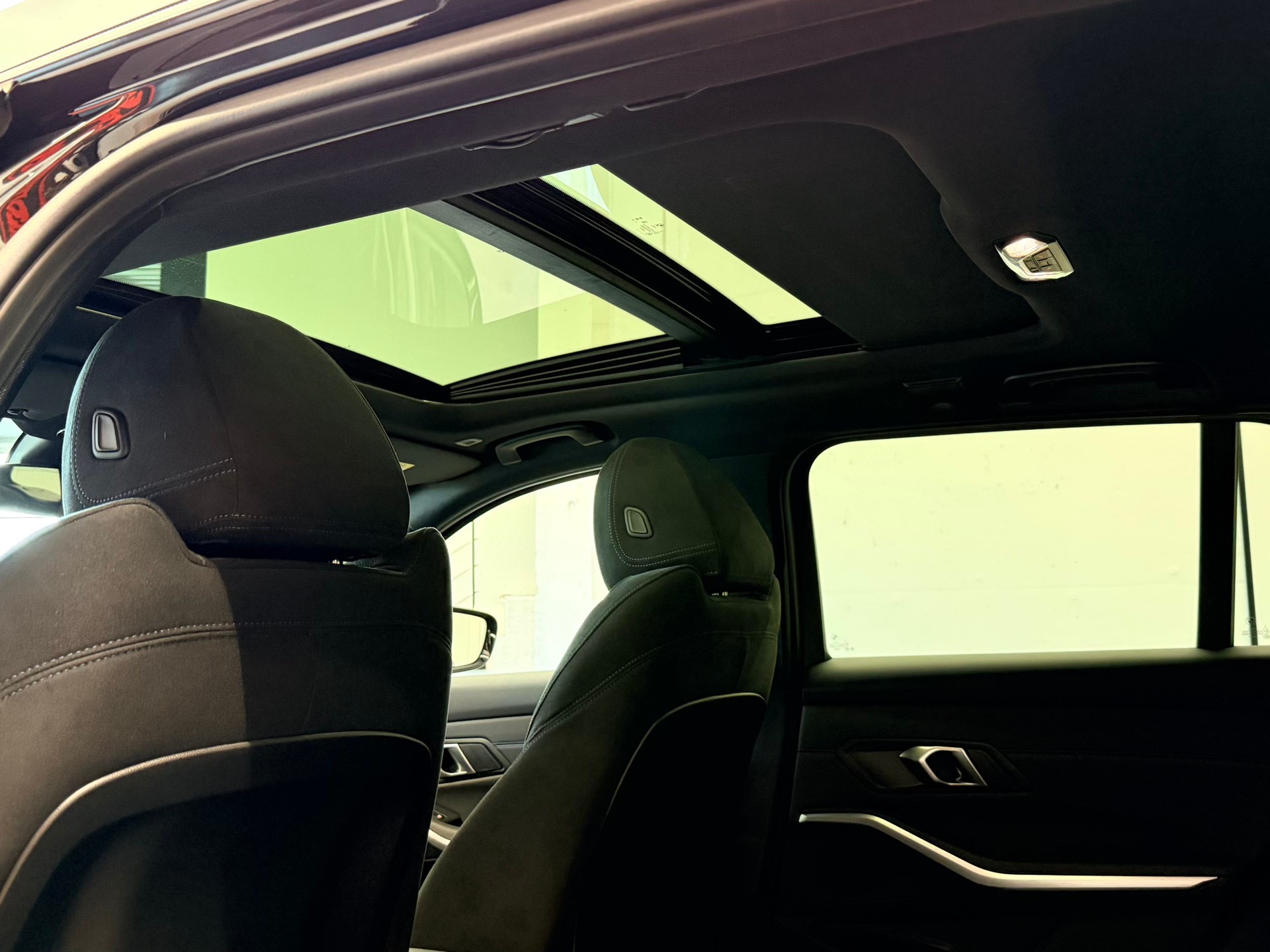 BMW 330i Touring xDrive Steptronic M Sport Pro-image-14