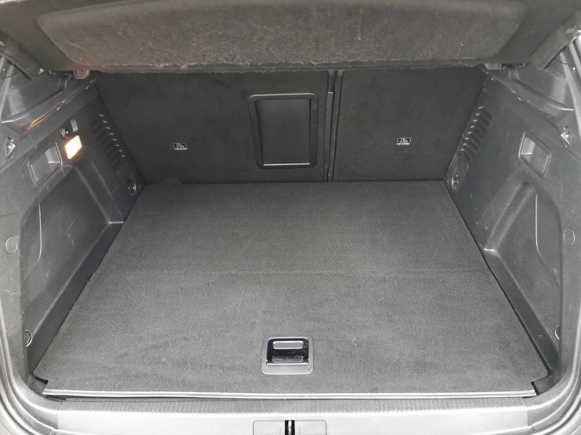 PEUGEOT 3008 1.6 Plug-in Hybrid4 GT Pack-image-8