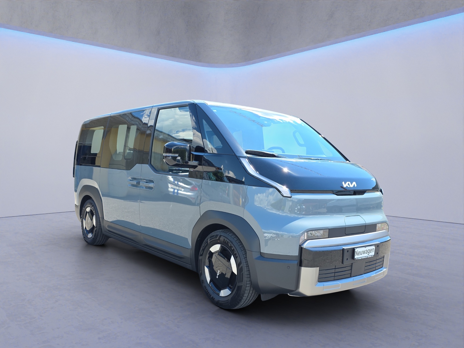 KIA PV5 Passenger 71.2 kWh Plus-image-6