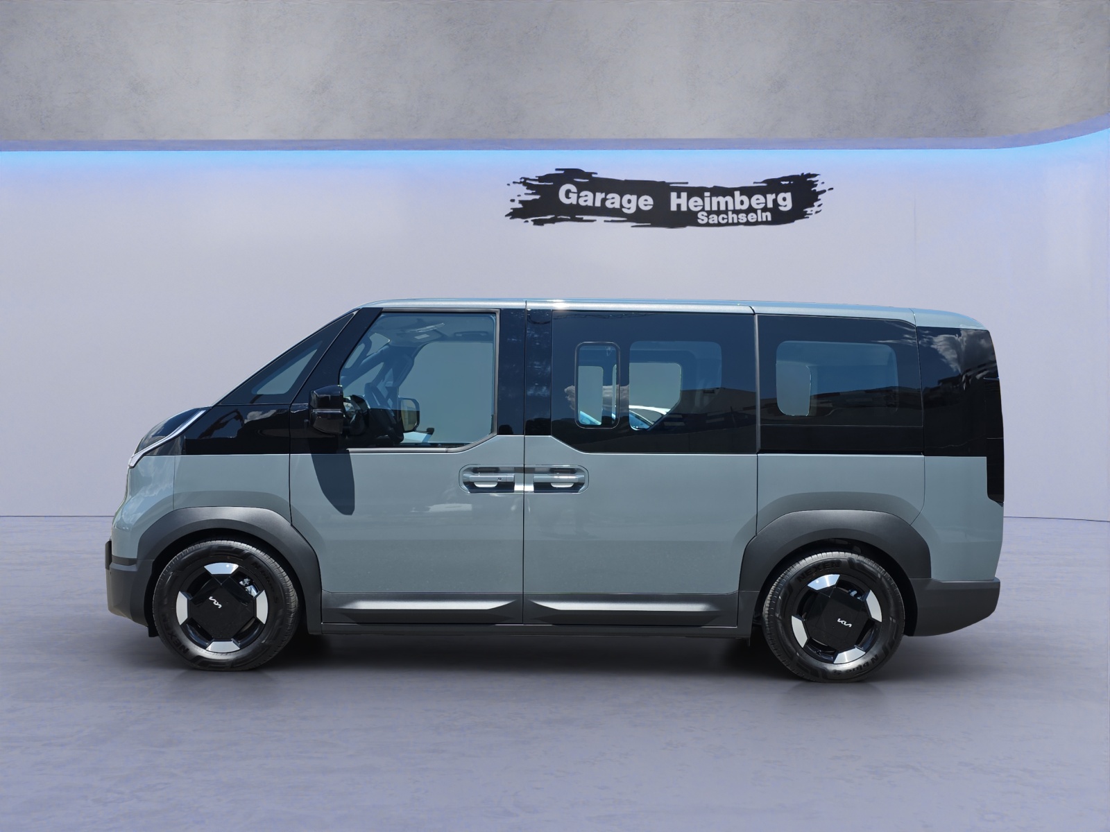 KIA PV5 Passenger 71.2 kWh Plus-image-1