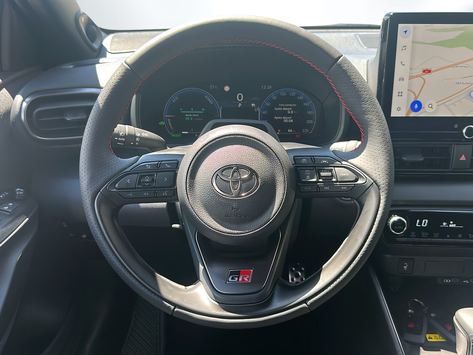 TOYOTA Yaris 1.5 GR Sport e-CVT-image-6