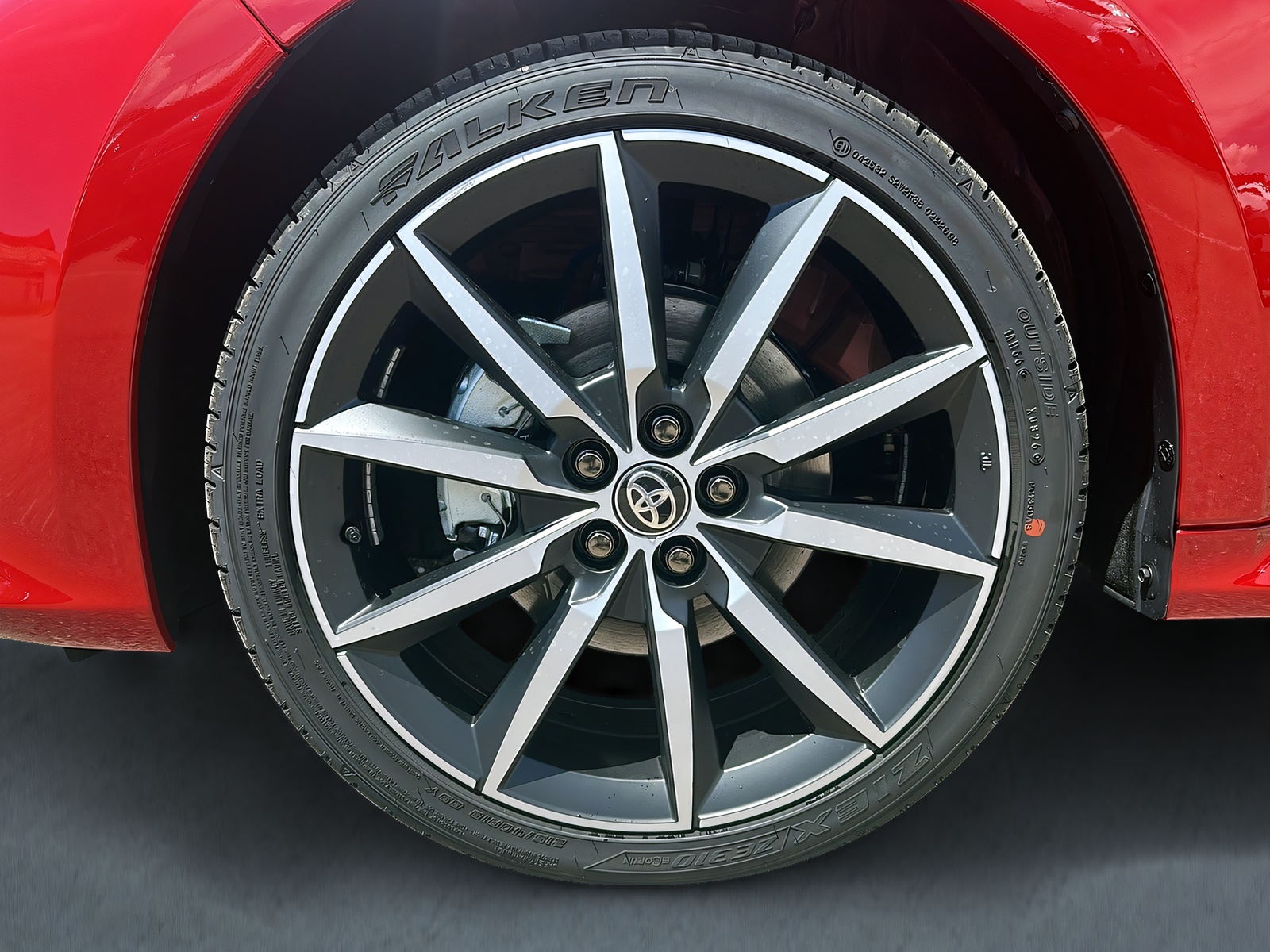 TOYOTA Yaris 1.5 GR Sport e-CVT-image-13