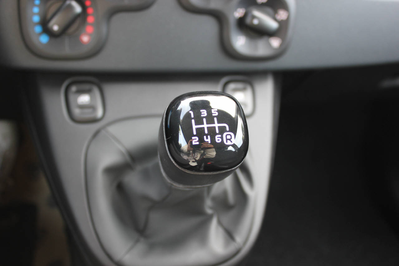 FIAT Pandina 1.0 Hybrid Icon-image-13