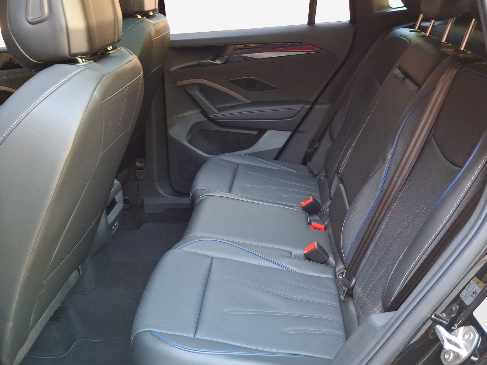 VW Tiguan 1.5 TSI evo2 eHybrid R-Line DSG-image-11