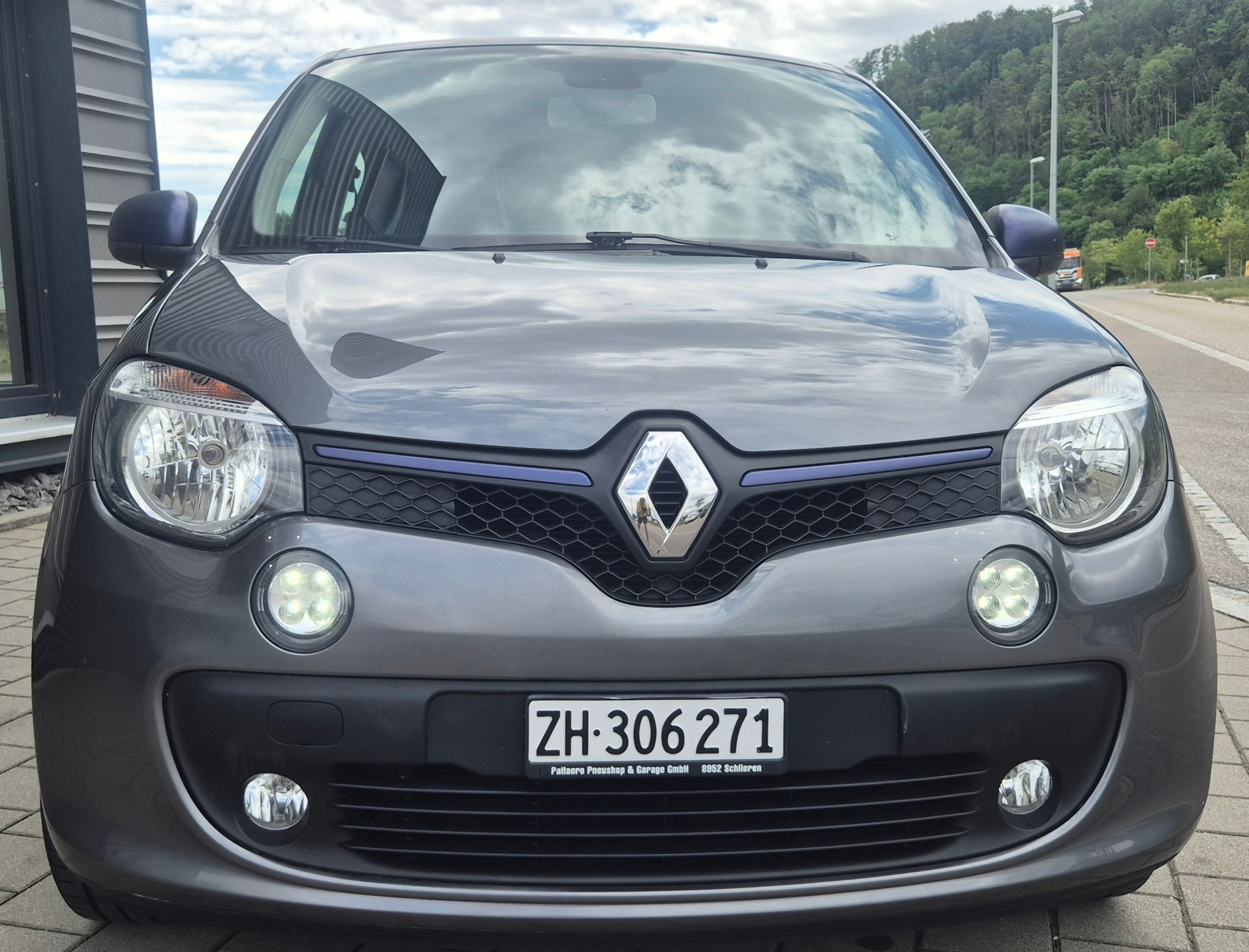 RENAULT Design Edition 0.9 TCe 90 Iconic-image-0
