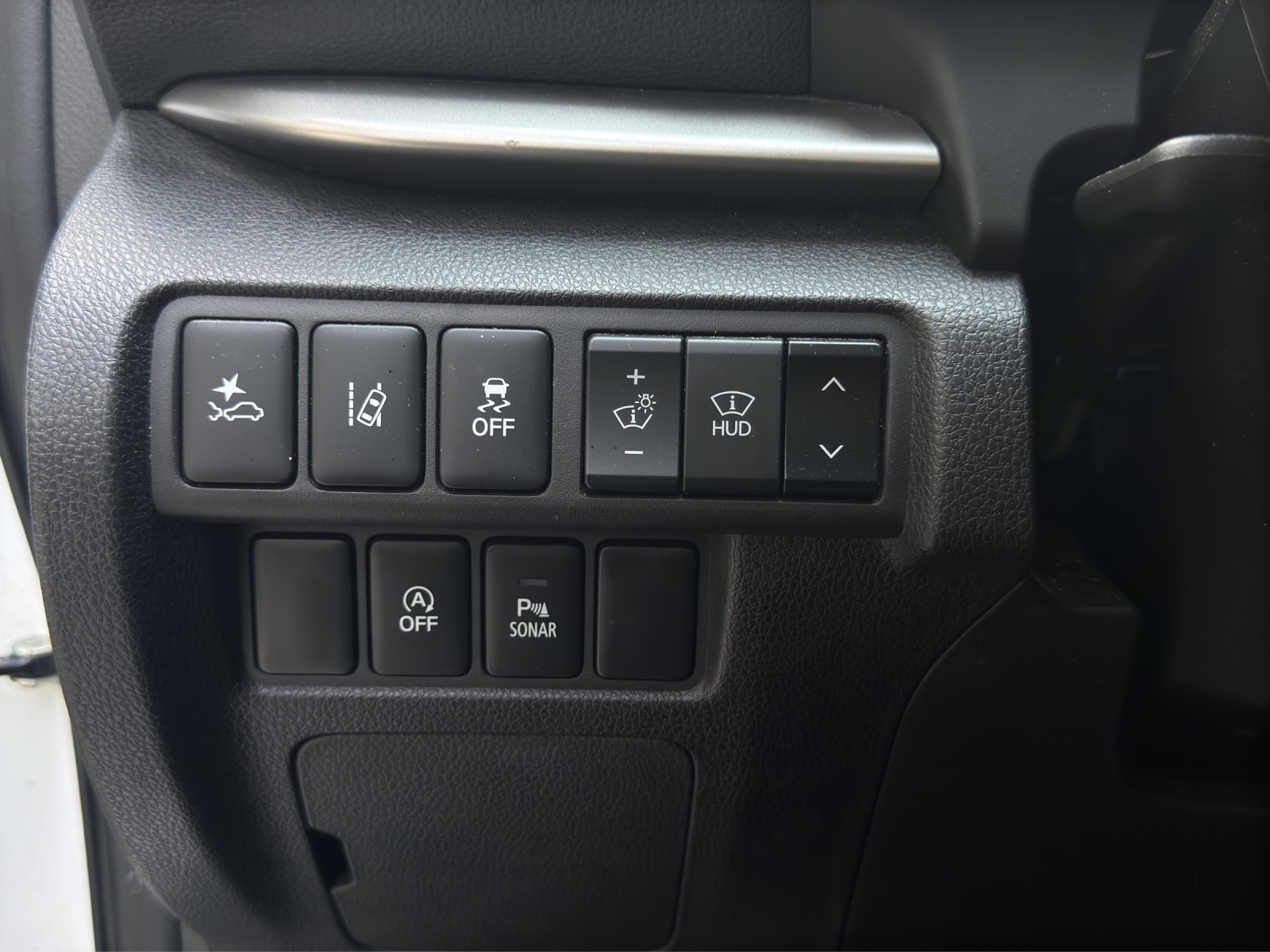 MITSUBISHI Eclipse Cross 1.5 T-Mivec Diamond Swiss 4WD CVT-image-19