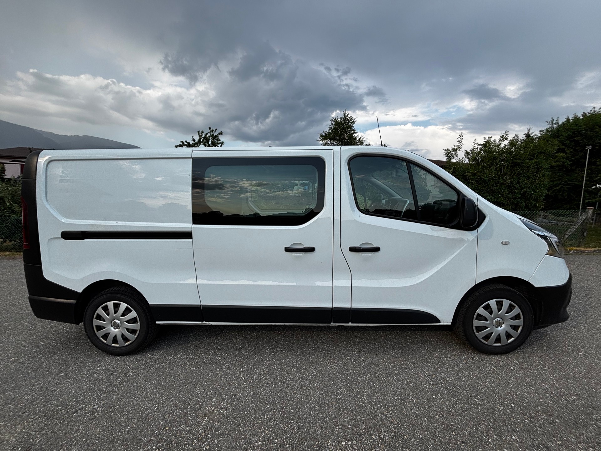 RENAULT Trafic 2.0 Energy dCi 120 3.0t Business L2H1-image-3