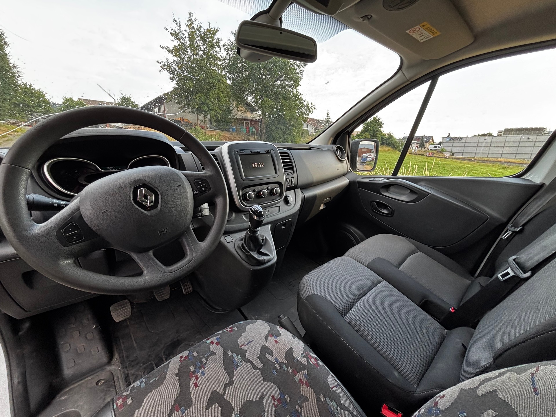 RENAULT Trafic 2.0 Energy dCi 120 3.0t Business L2H1-image-8