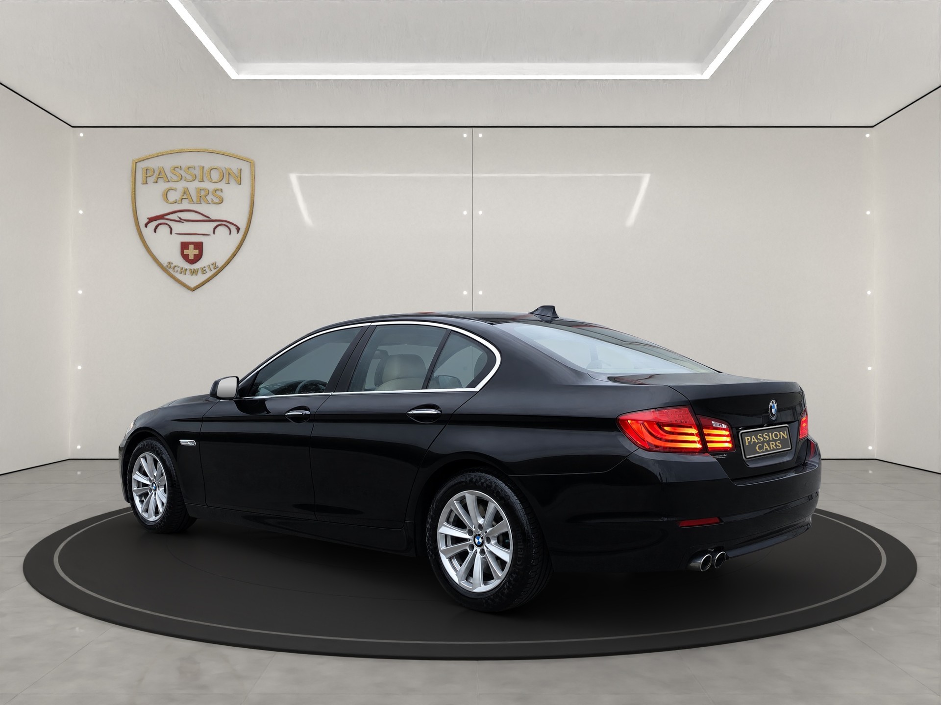 BMW 530d xDrive Steptronic Aus erster Hand-image-2