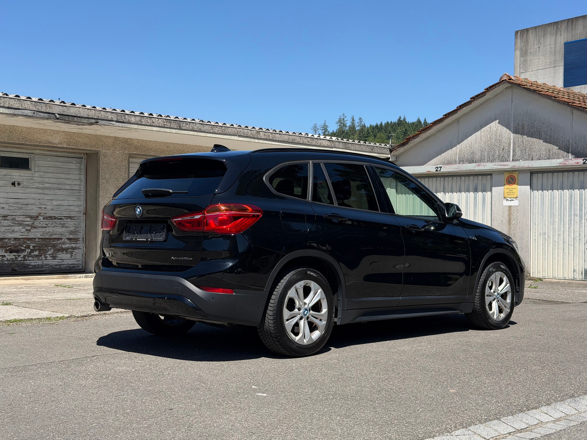 BMW 25e xDrive-image-3
