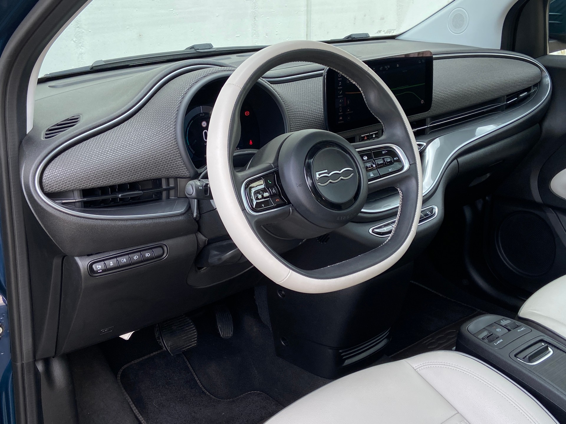 FIAT 500 electric 87 kW La Prima-image-5