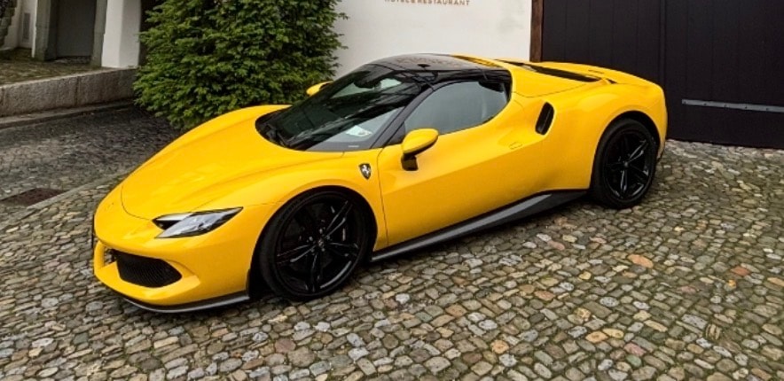 FERRARI GTS-image-1