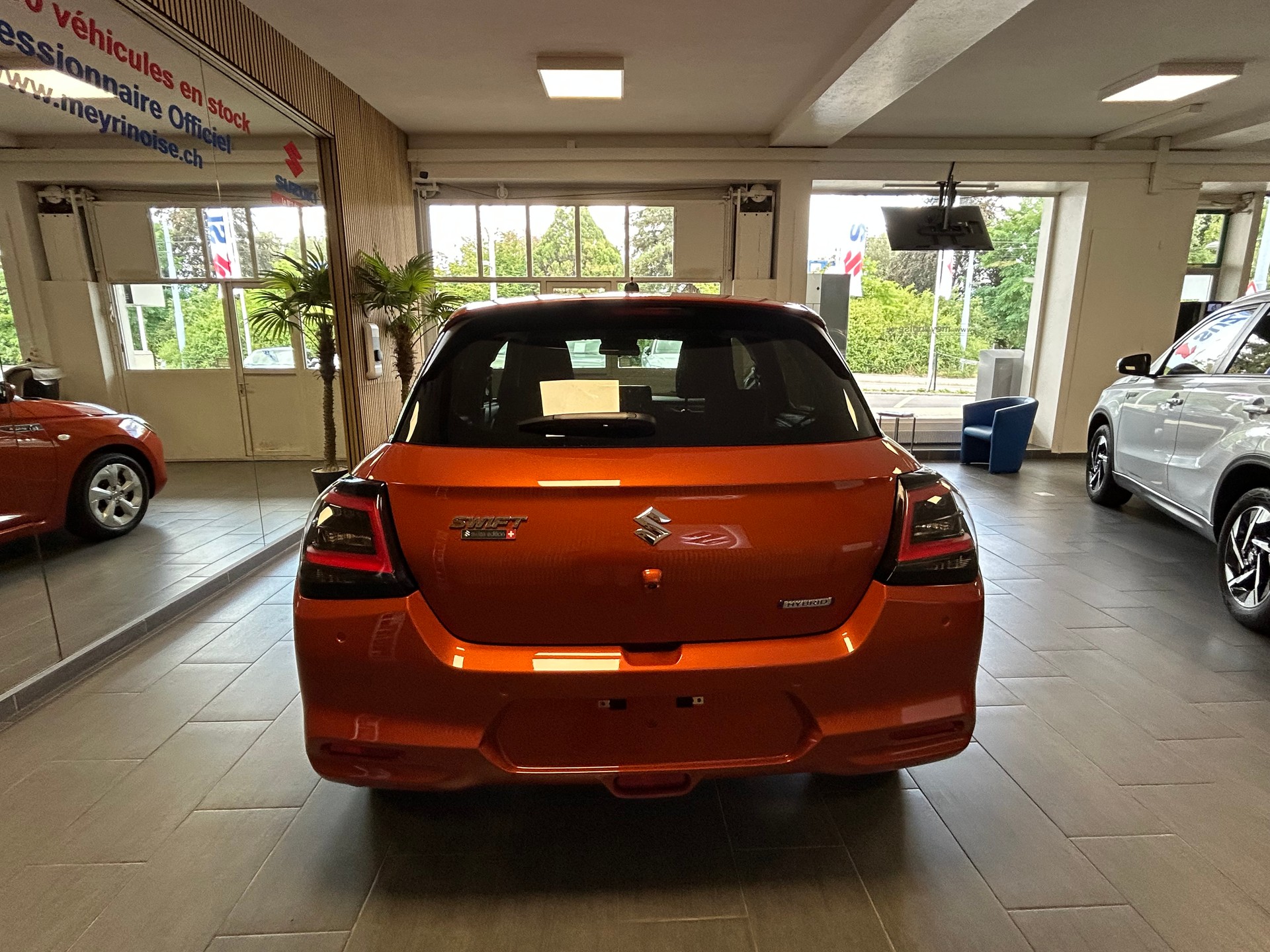 SUZUKI Swift 1.2 Sakura Hybrid-image-5