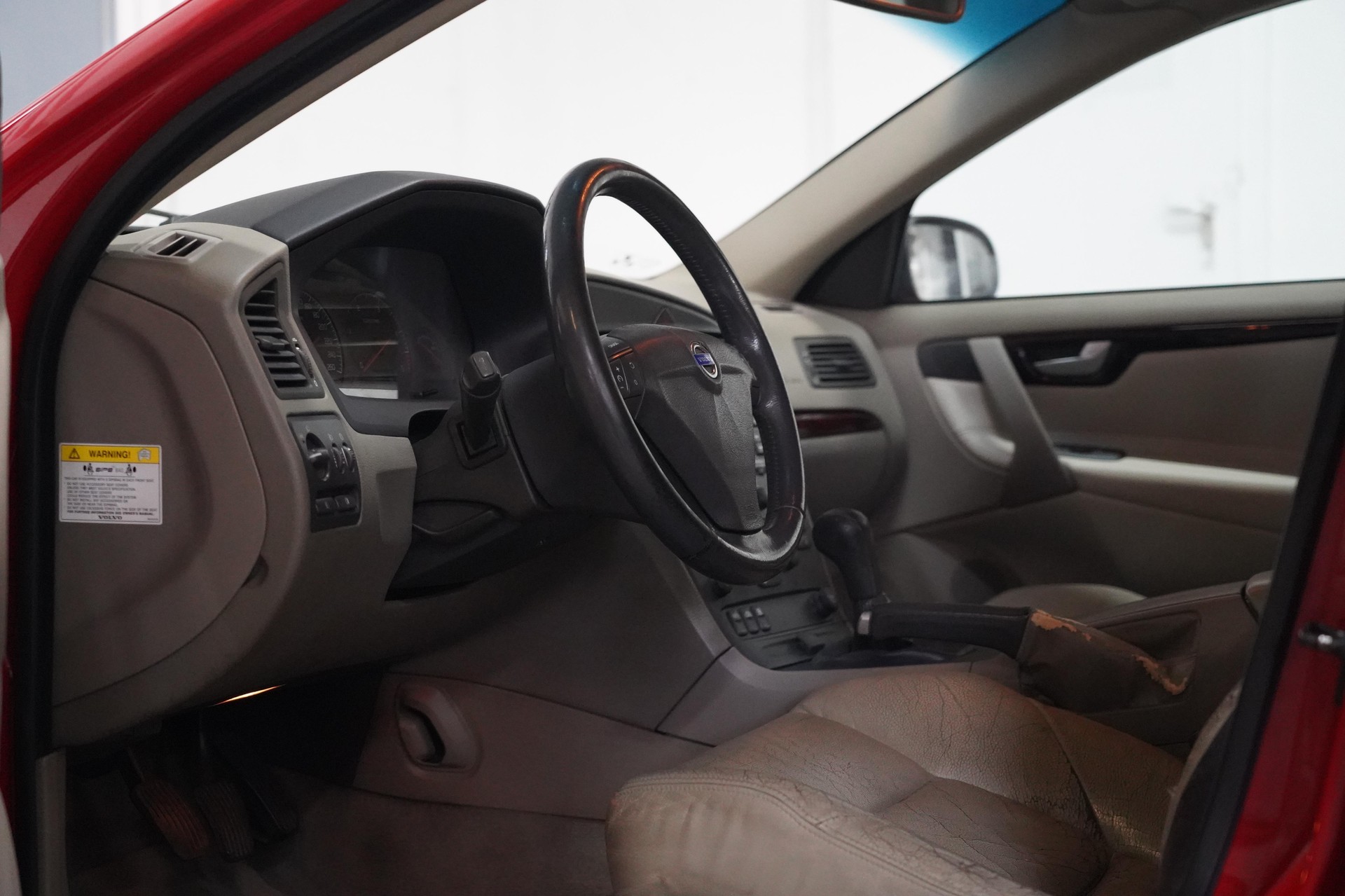 VOLVO S60 D5-image-8