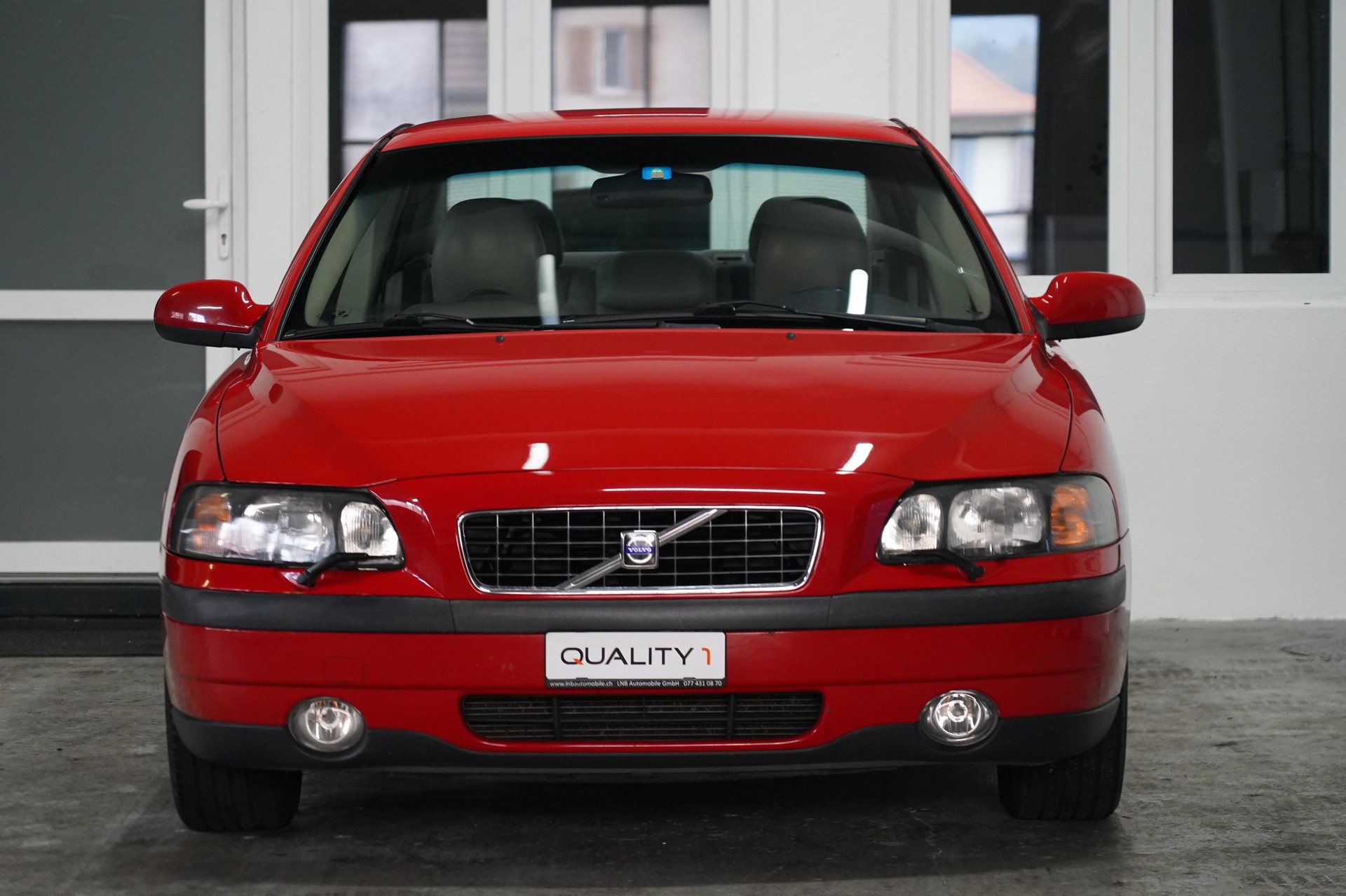VOLVO S60 D5-image-2
