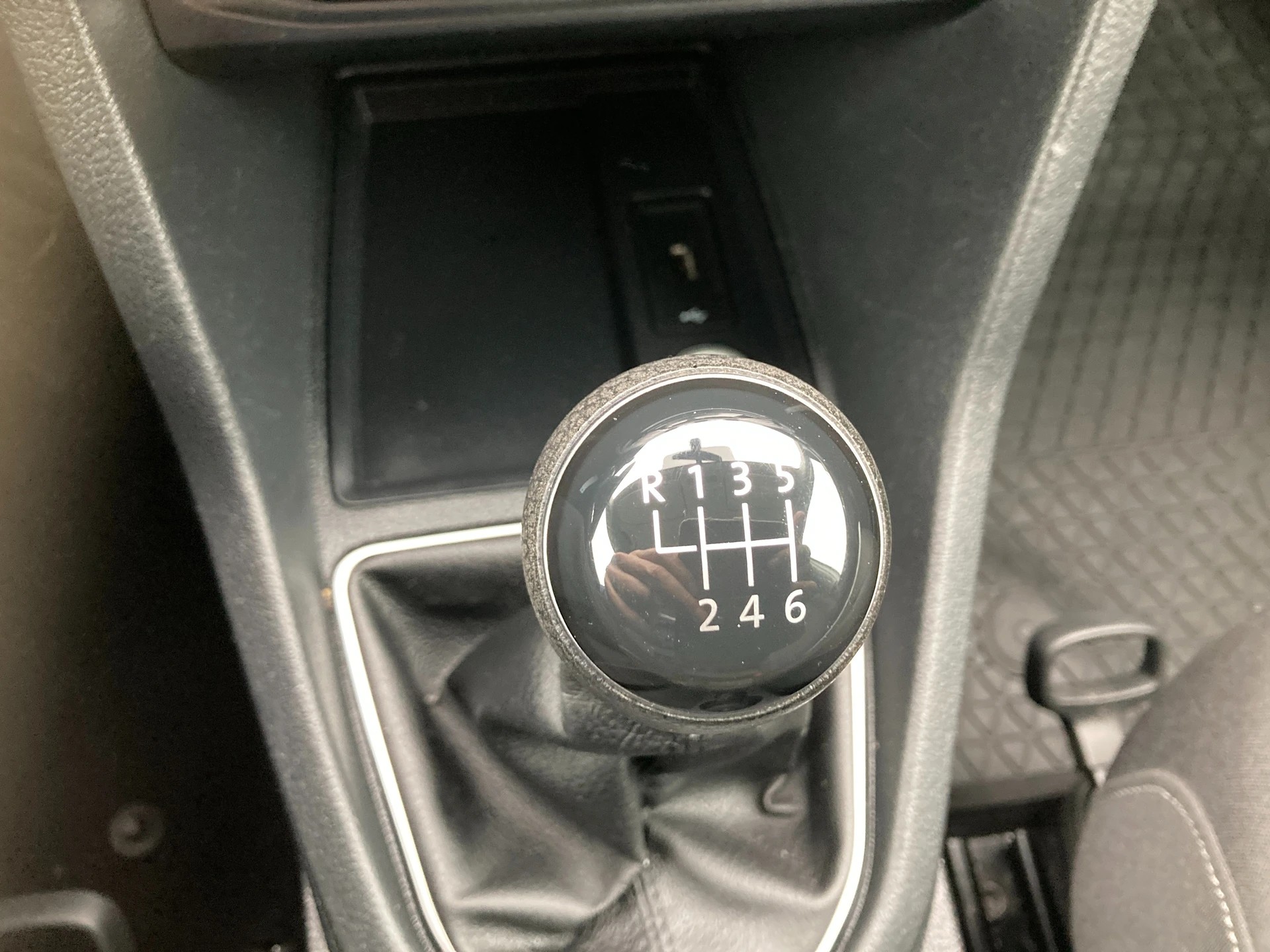 VW Caddy 2.0TDI 4Motion BlueMotion Technology-image-10