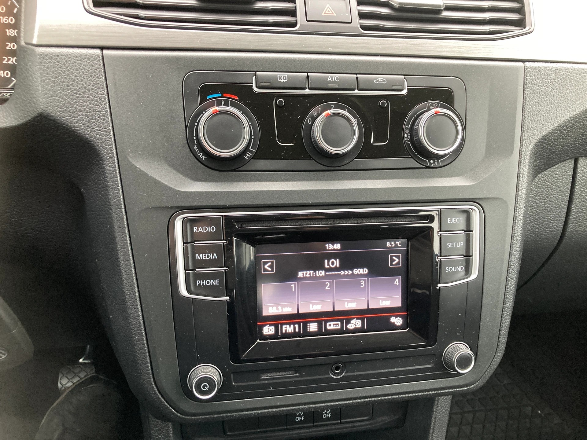 VW Caddy 2.0TDI 4Motion BlueMotion Technology-image-11