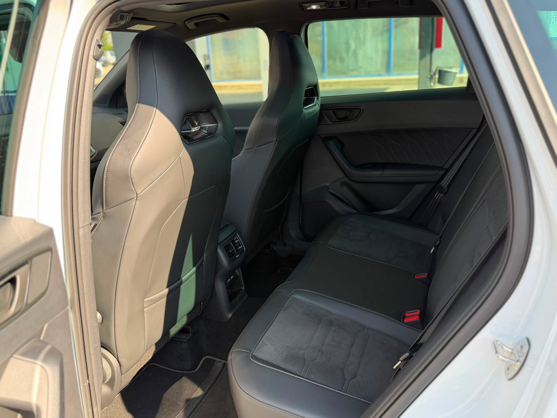 CUPRA Ateca 2.0TSI VZ 4Drive DSG *Top Ausgestattet**Cupra- & Startknopf am Lenkrad**Panorama**Assistenzpaket XL**DCC*-image-8